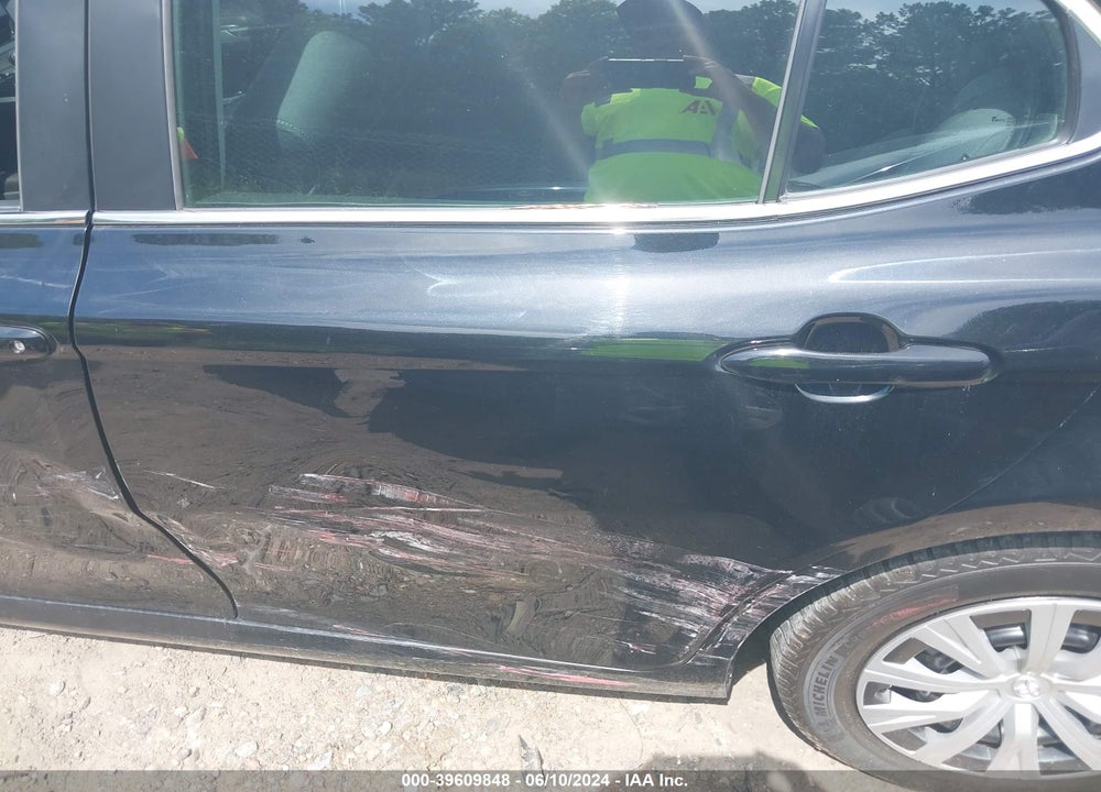 2021 TOYOTA CAMRY LE HYBRID VIN: 4T1C31AK9MU549894