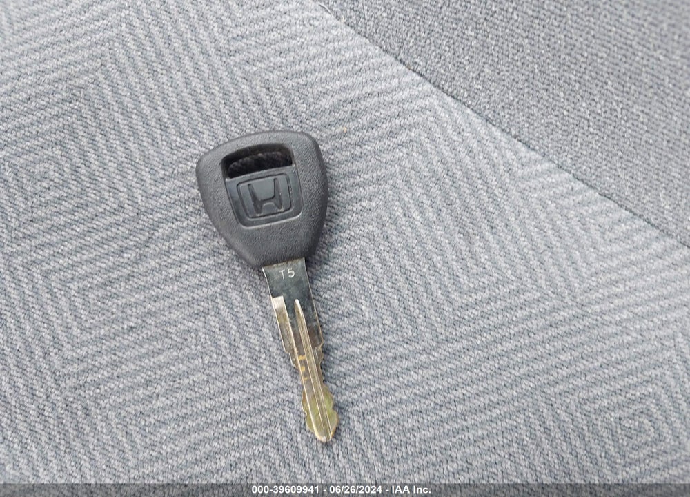 2001 HONDA CIVIC LX VIN: 2HGES16521H619982