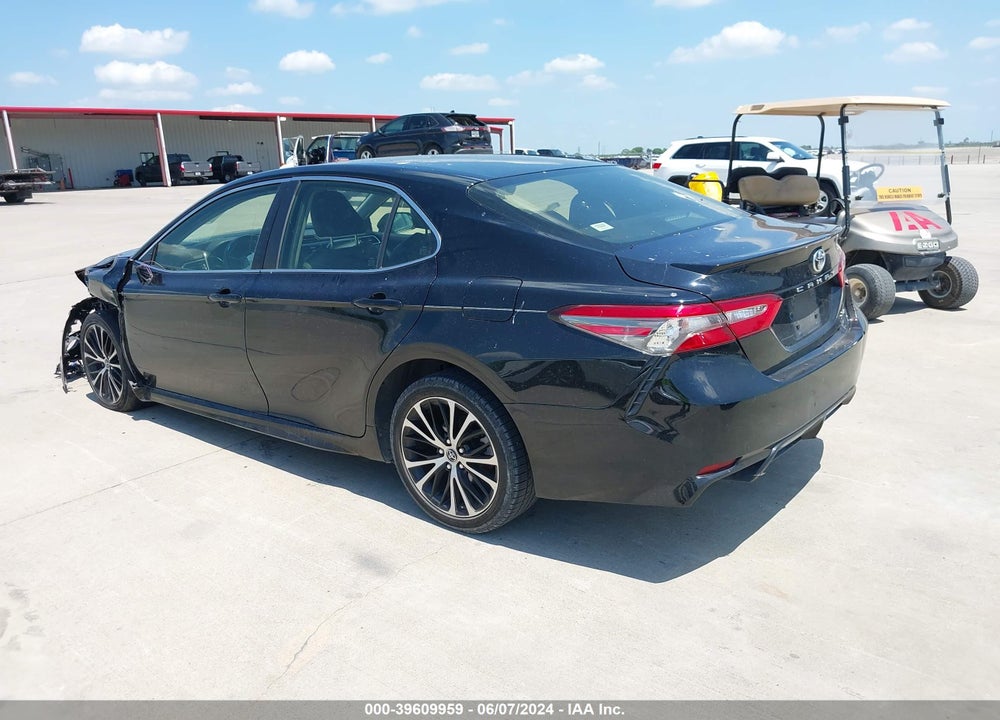 2018 TOYOTA CAMRY SE VIN: JTNB11HK2J3035815