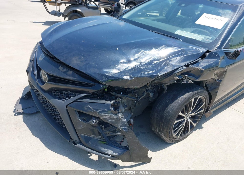 2018 TOYOTA CAMRY SE VIN: JTNB11HK2J3035815