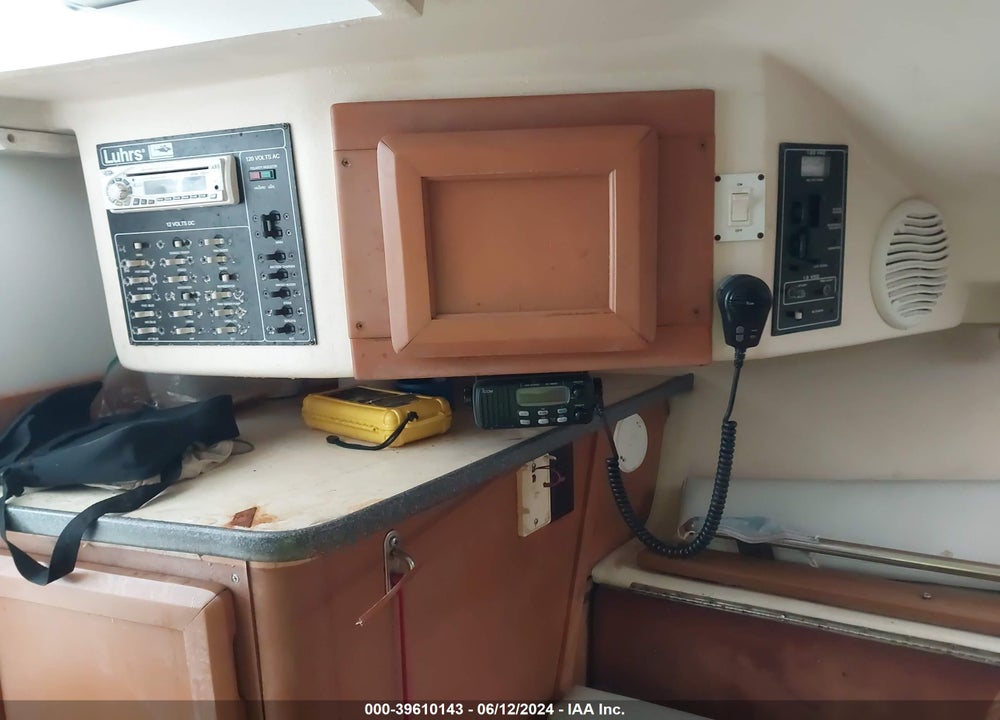 2000 OTHER LUHRS VIN: LHRBP403K900