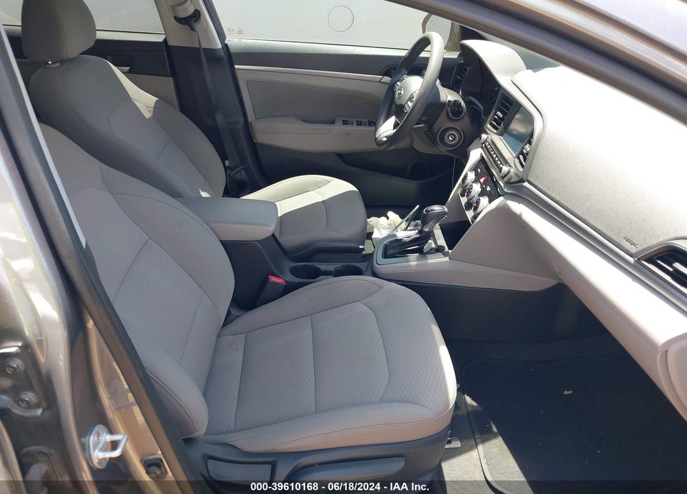2019 HYUNDAI ELANTRA SEL VIN: 5NPD84LF2KH470795