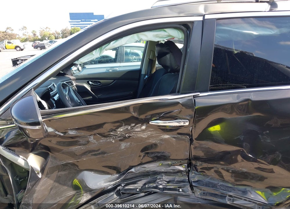 2015 NISSAN ROGUE SV VIN: 5N1AT2ML0FC858101