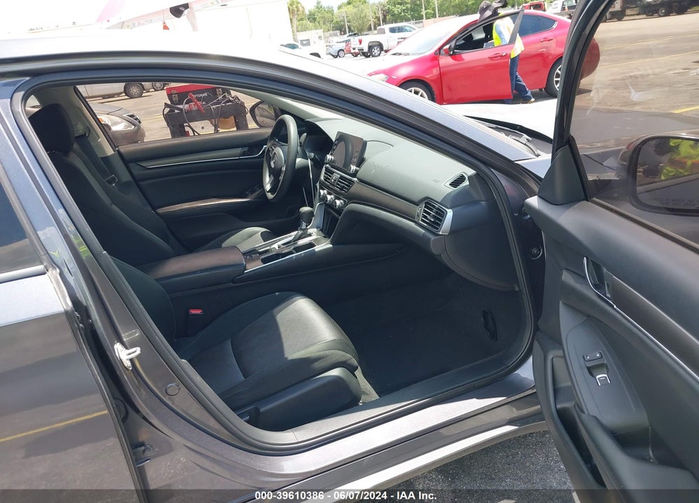 2018 HONDA ACCORD VIN: 1HGCV1F11JA018167