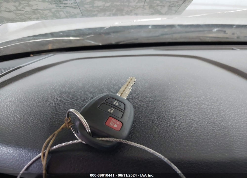 2019 TOYOTA TACOMA SR5 VIN: 5TFRX5GN2KX155242