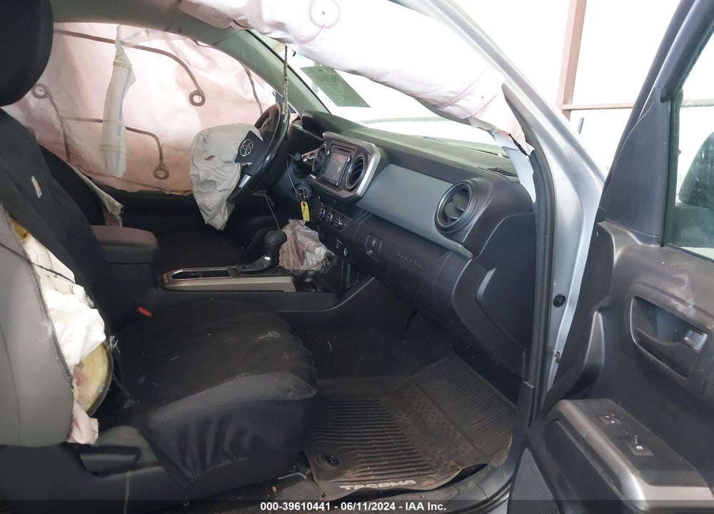 2019 TOYOTA TACOMA SR5 VIN: 5TFRX5GN2KX155242