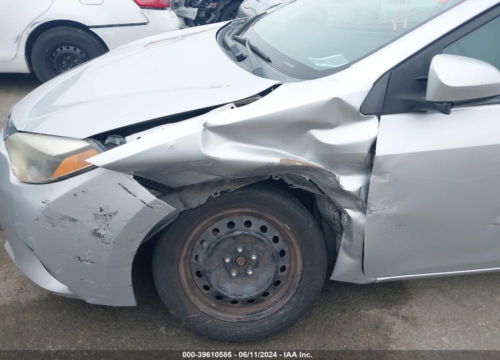 2015 TOYOTA COROLLA LE VIN: 5YFBURHE2FP325538