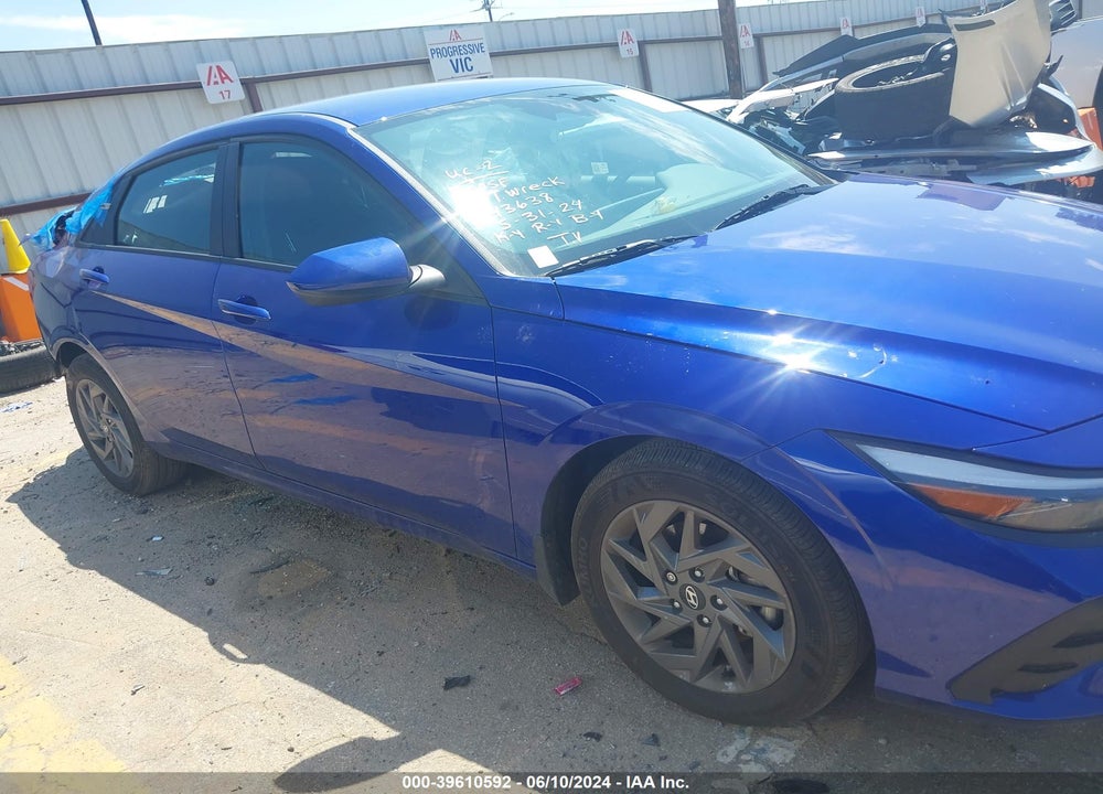 2024 HYUNDAI ELANTRA SEL VIN: KMHLM4DG1RU683375