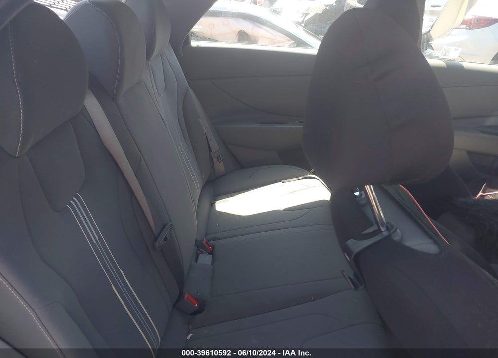 2024 HYUNDAI ELANTRA SEL VIN: KMHLM4DG1RU683375