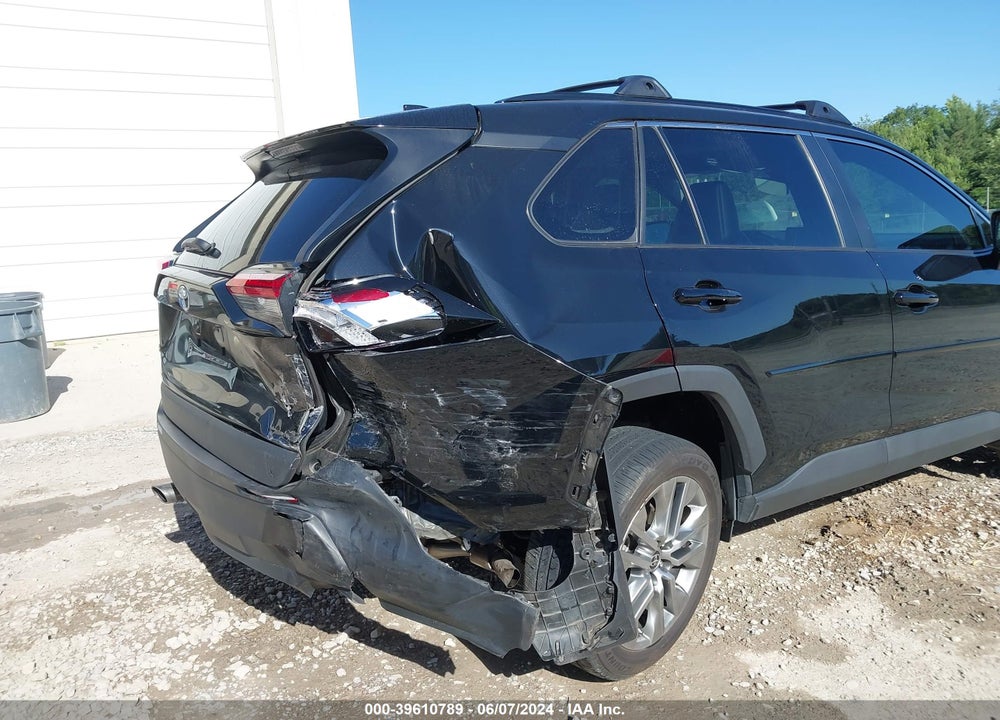 2022 TOYOTA RAV4 XLE PREMIUM VIN: 2T3C1RFV0NC205422