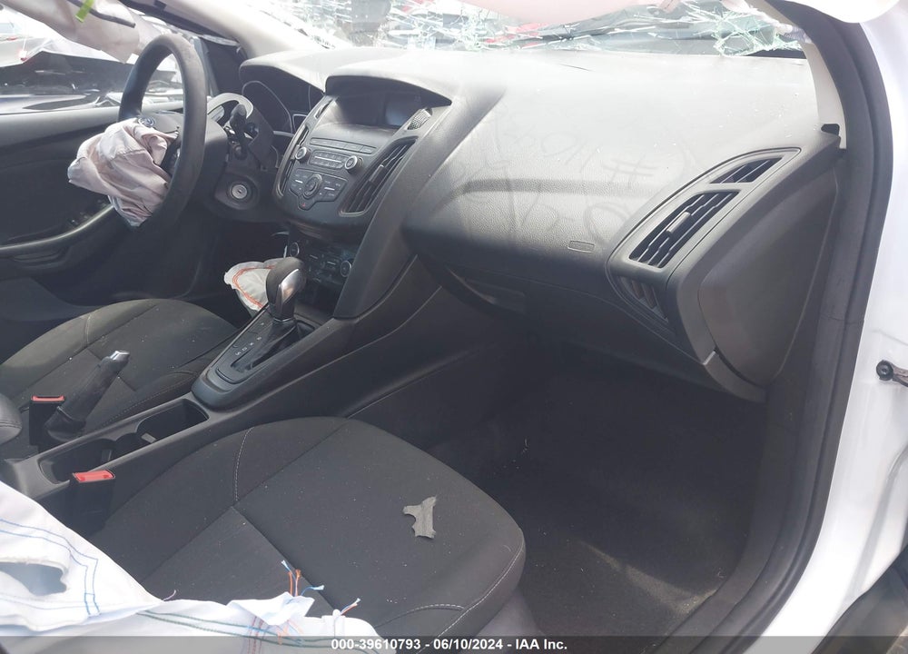 2018 FORD FOCUS SE VIN: 1FADP3FE3JL227139