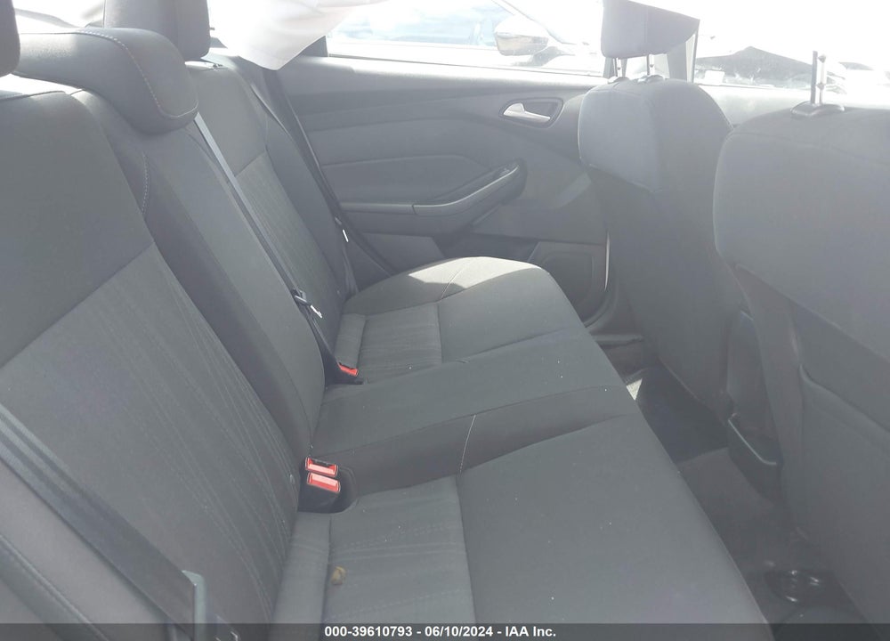 2018 FORD FOCUS SE VIN: 1FADP3FE3JL227139
