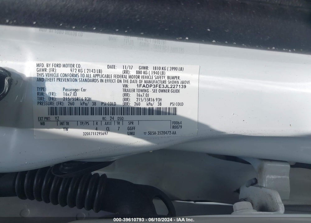 2018 FORD FOCUS SE VIN: 1FADP3FE3JL227139