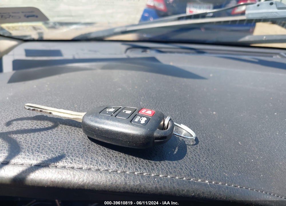 2016 TOYOTA COROLLA LE VIN: 2T1BURHEXGC719161