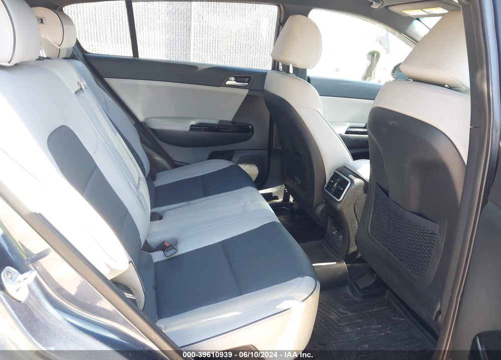 2018 KIA SPORTAGE EX VIN: KNDPNCAC8J7409060