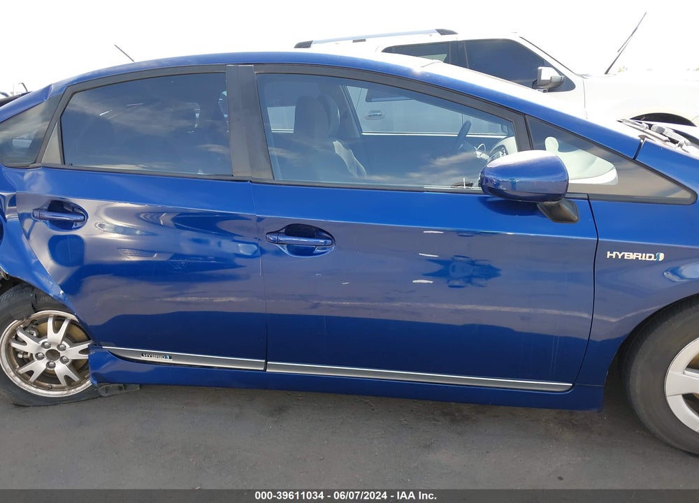 2011 TOYOTA PRIUS THREE VIN: JTDKN3DU6B0300329