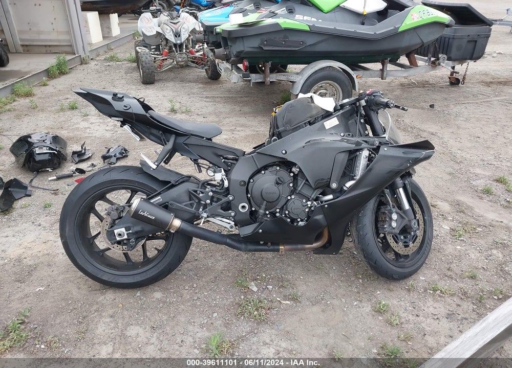 2020 YAMAHA YZFR1 VIN: JYARN66E9LA000829