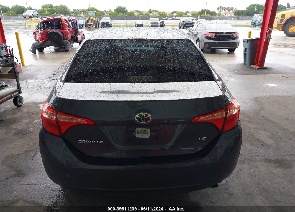 2018 TOYOTA COROLLA LE VIN: 5YFBURHE2JP796579