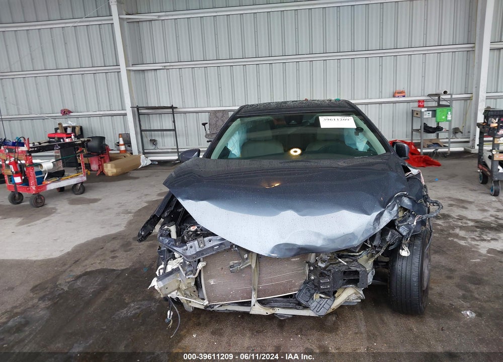 2018 TOYOTA COROLLA LE VIN: 5YFBURHE2JP796579