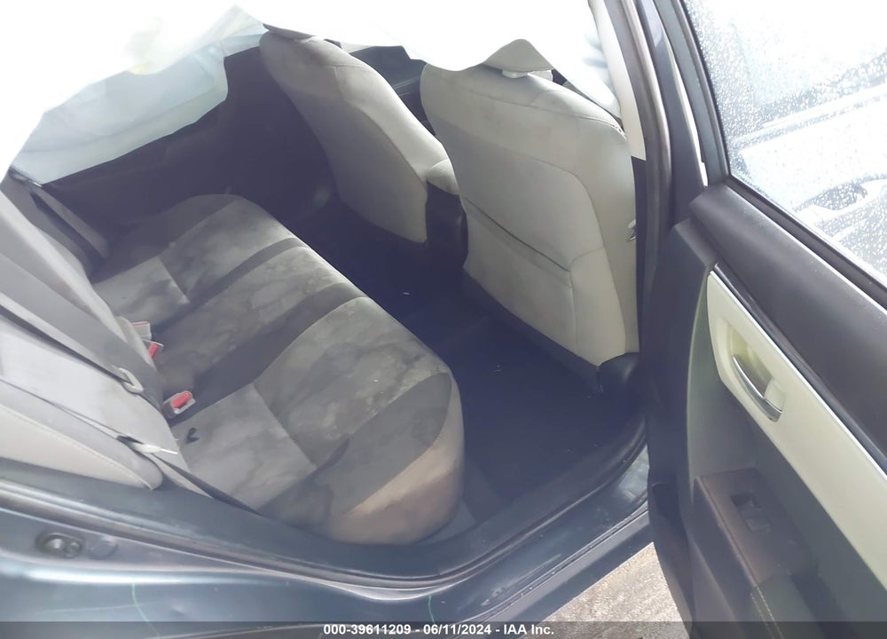 2018 TOYOTA COROLLA LE VIN: 5YFBURHE2JP796579