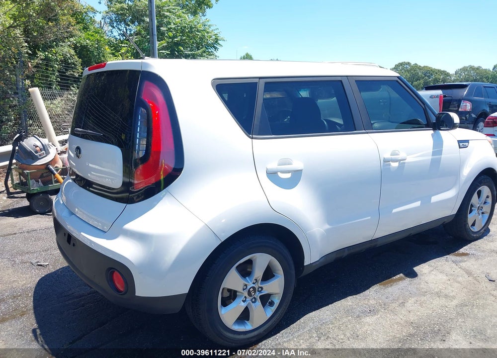 2018 KIA SOUL VIN: KNDJN2A28J7523325
