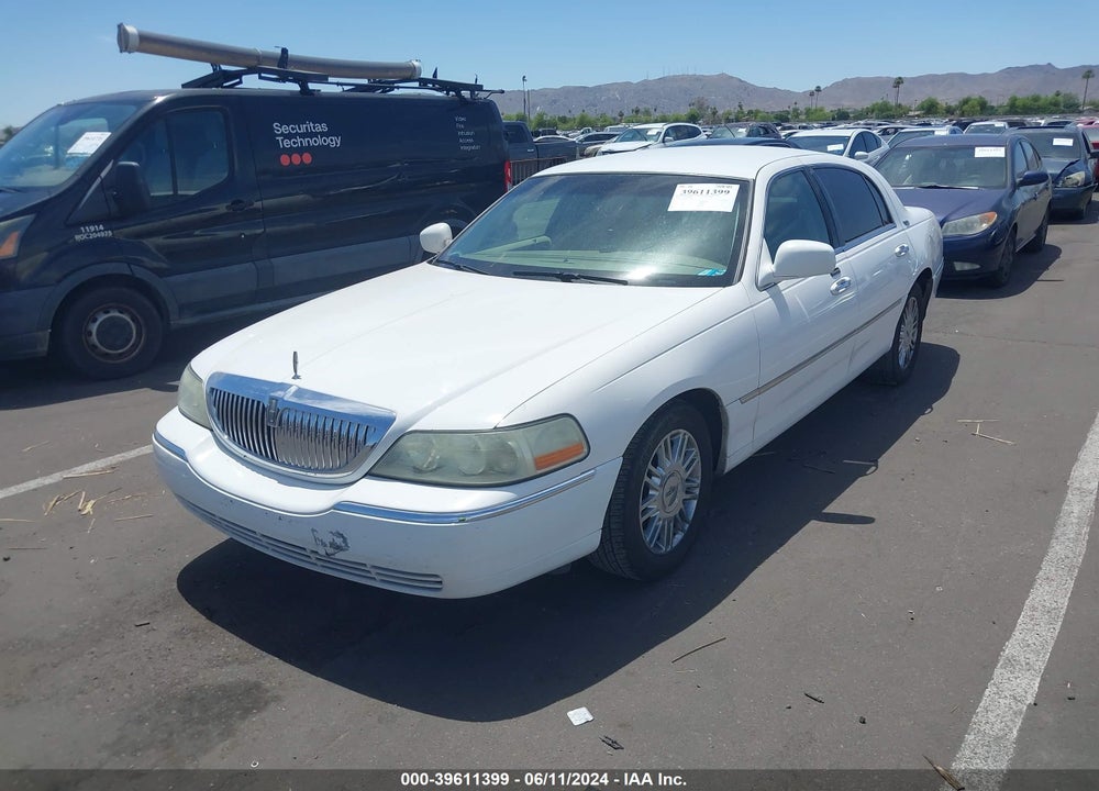2008 LINCOLN TOWN CAR SIGNATURE LIMITED VIN: 2LNHM82W78X661248