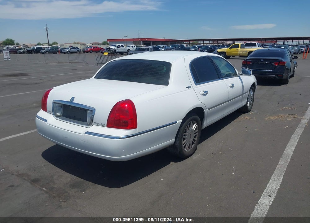 2008 LINCOLN TOWN CAR SIGNATURE LIMITED VIN: 2LNHM82W78X661248