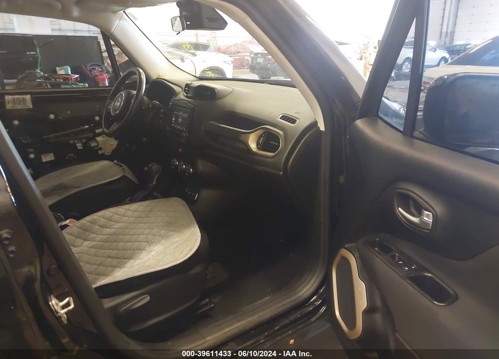 2016 JEEP RENEGADE LATITUDE VIN: ZACCJABT3GPD83850