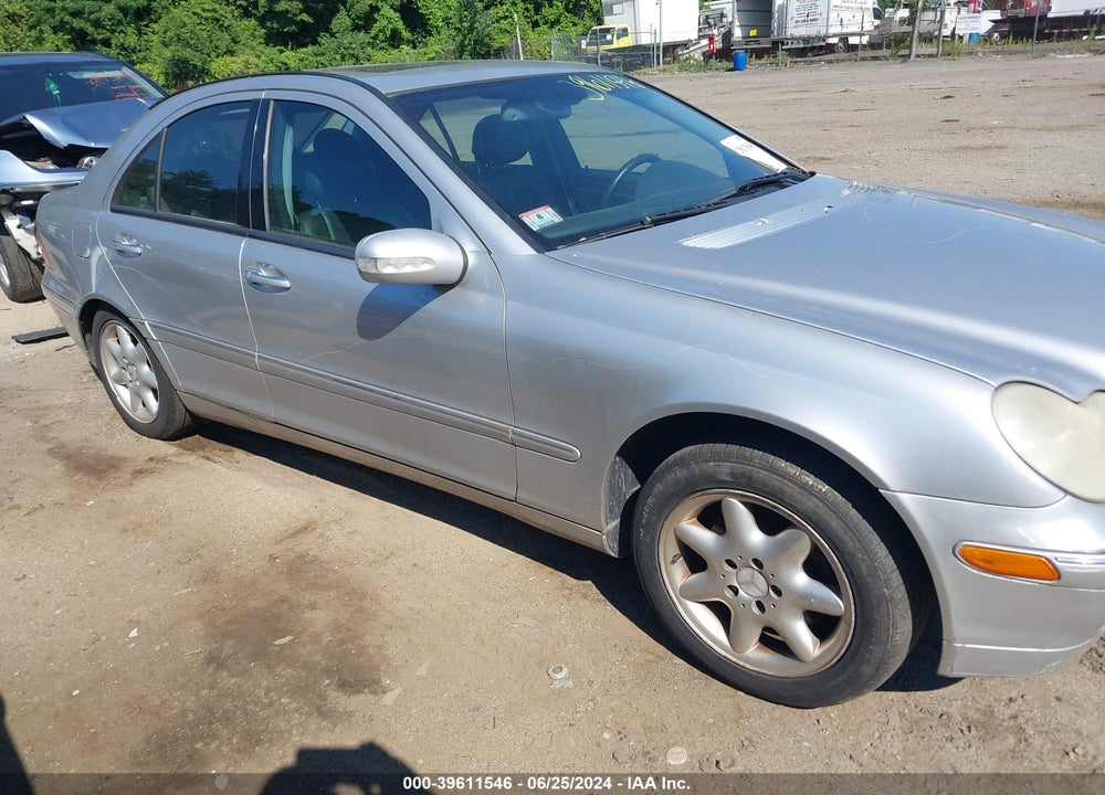 2004 MERCEDES-BENZ C 240 4MATIC VIN: WDBRF81J94F456575