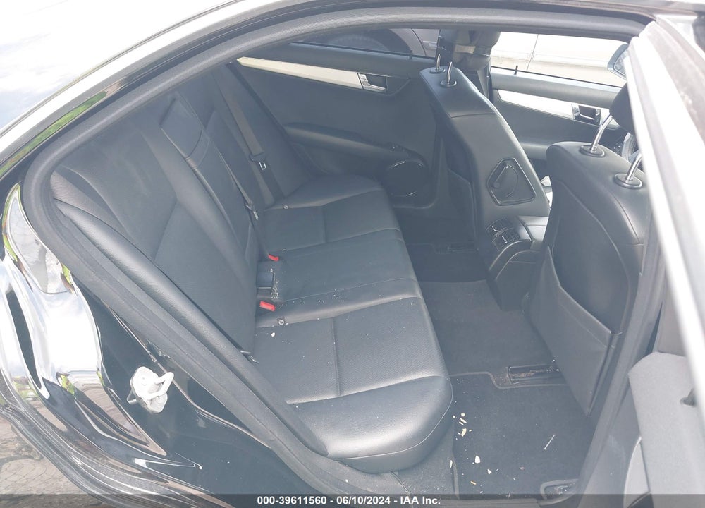 2008 MERCEDES-BENZ C 300 LUXURY/SPORT VIN: WDDGF54XX8R030573