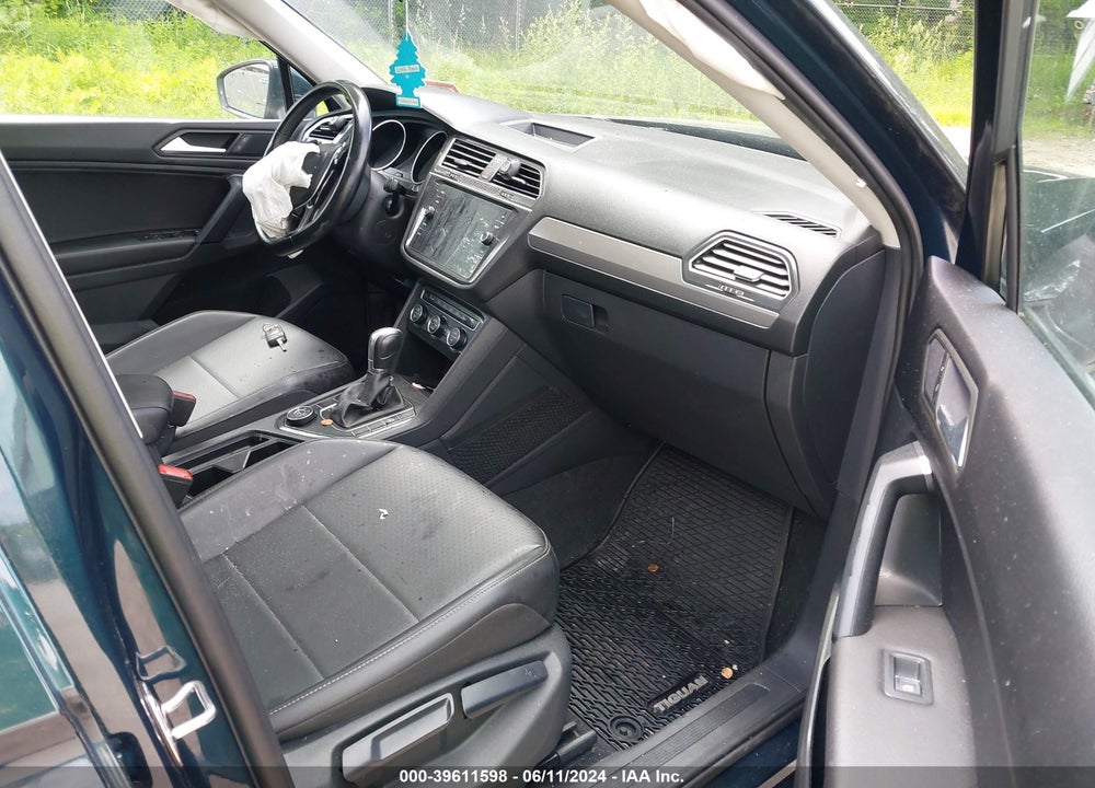 2019 VOLKSWAGEN TIGUAN VIN: 3VV2B7AX9KM064868