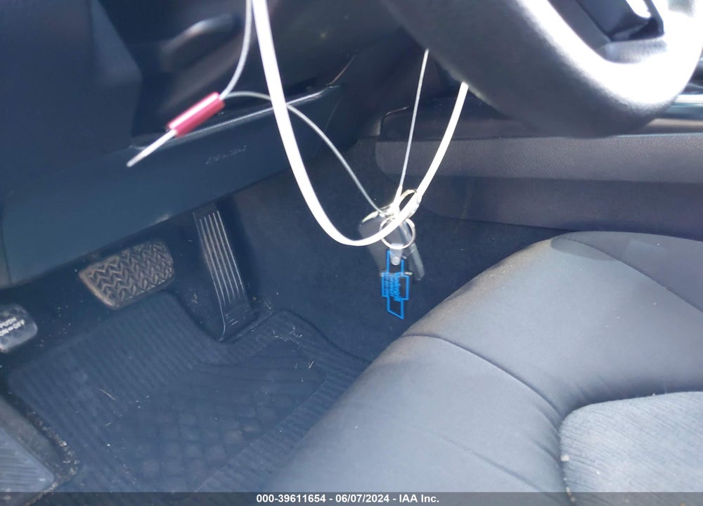 2018 TOYOTA CAMRY LE VIN: 4T1B11HK3JU589746