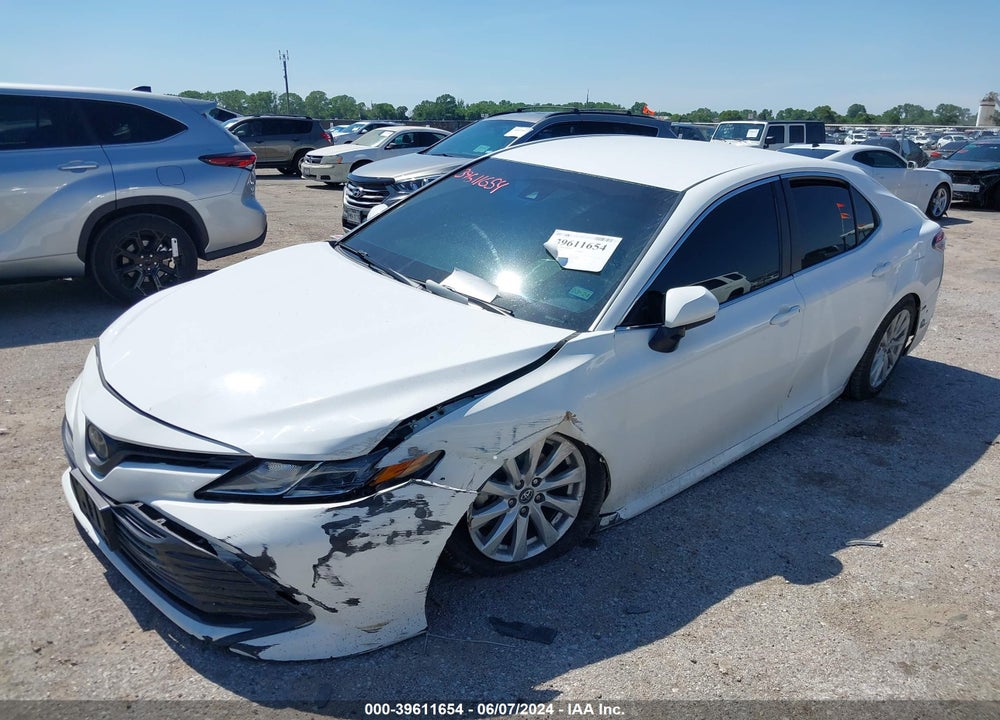 2018 TOYOTA CAMRY LE VIN: 4T1B11HK3JU589746