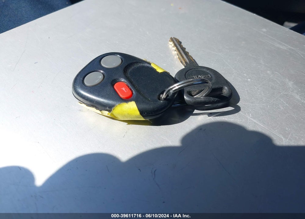 2004 GMC YUKON SLE VIN: 1GKEK13ZX4R299017