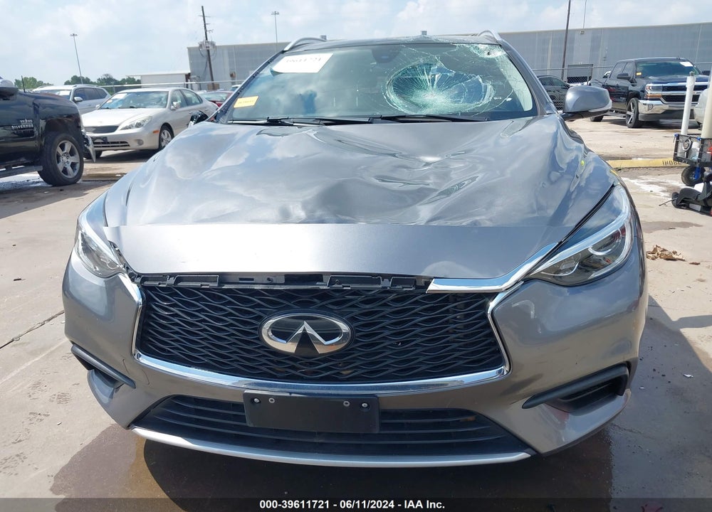 2018 INFINITI QX30 LUXE VIN: SJKCH5CP2JA004961