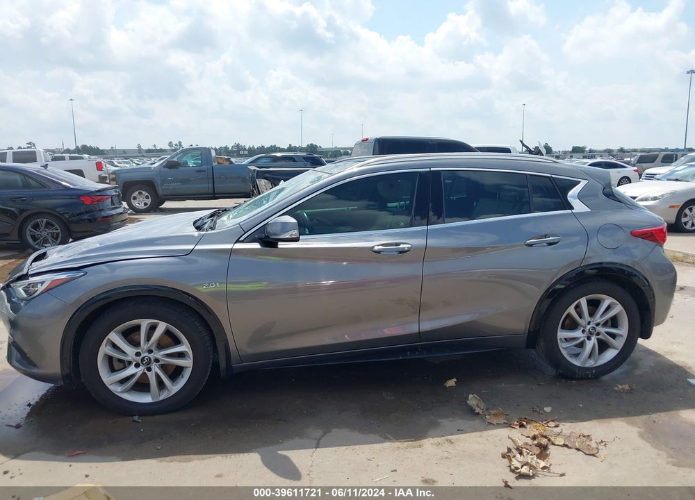 2018 INFINITI QX30 LUXE VIN: SJKCH5CP2JA004961