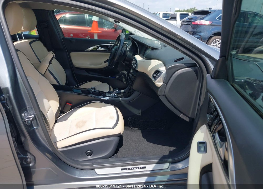 2018 INFINITI QX30 LUXE VIN: SJKCH5CP2JA004961