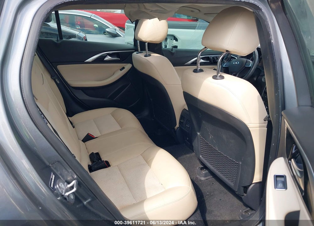 2018 INFINITI QX30 LUXE VIN: SJKCH5CP2JA004961