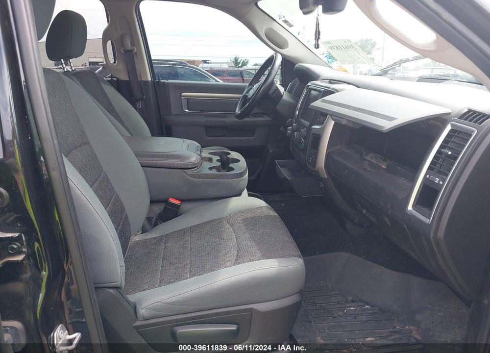 2019 RAM 1500 CLASSIC VIN: 1C6RR7LTXKS569772