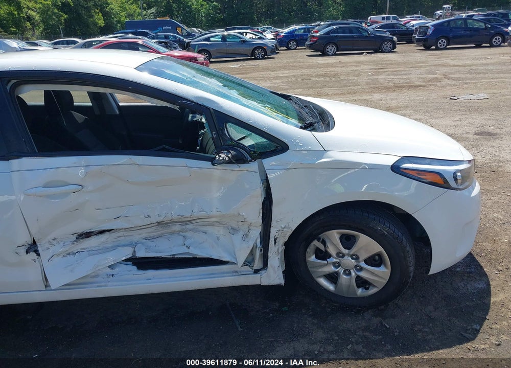 2017 KIA FORTE LX VIN: 3KPFK4A75HE037541