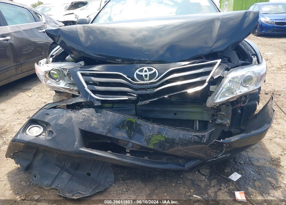 2011 TOYOTA CAMRY LE VIN: 4T1BF3EKXBU175138