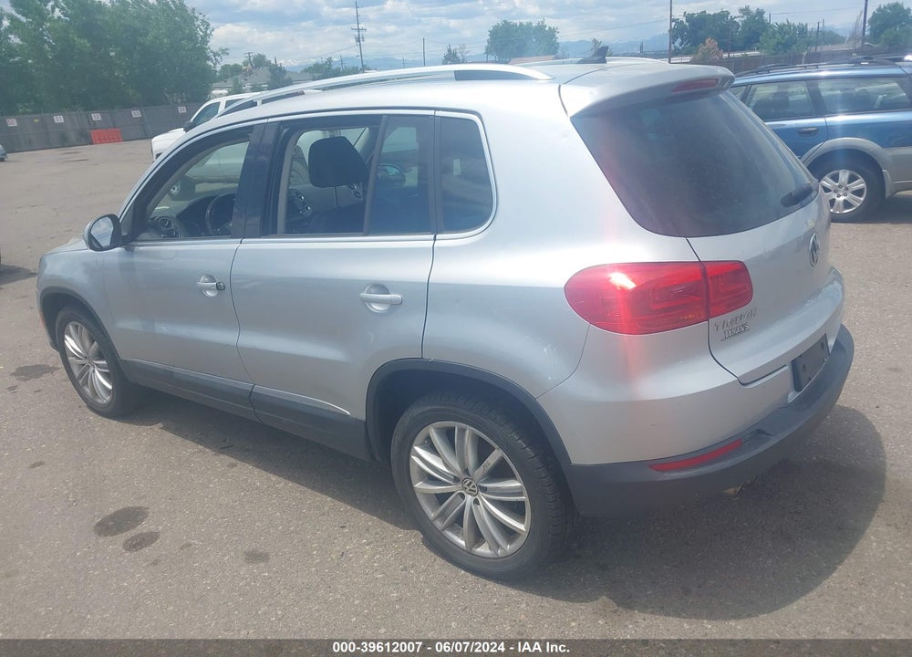 2015 VOLKSWAGEN TIGUAN SE VIN: WVGBV7AX7FW105795
