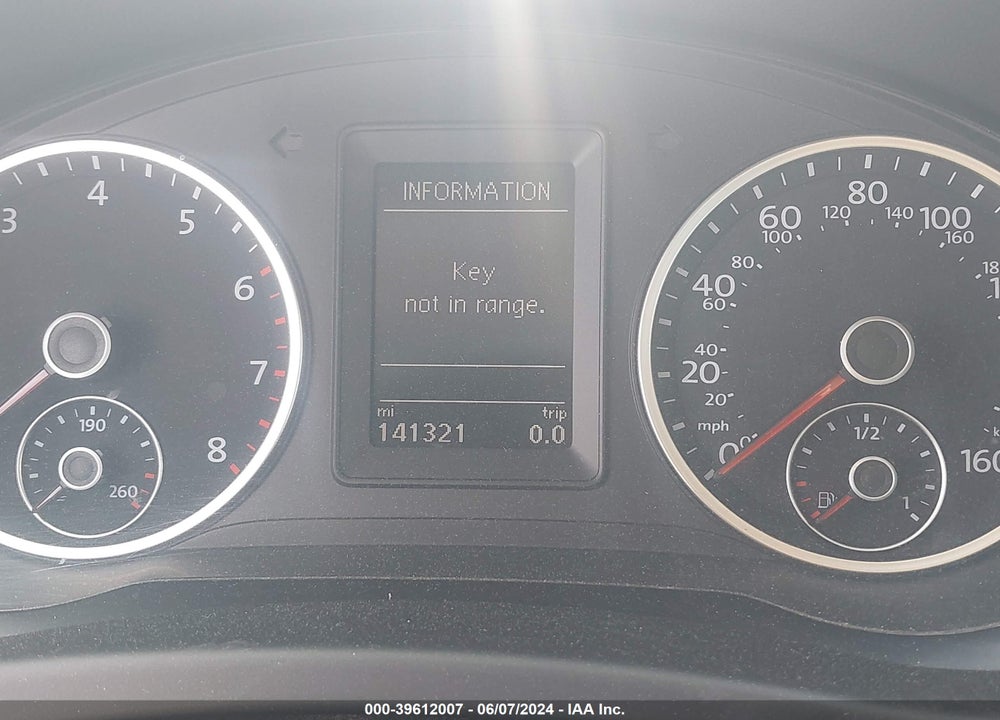 2015 VOLKSWAGEN TIGUAN SE VIN: WVGBV7AX7FW105795