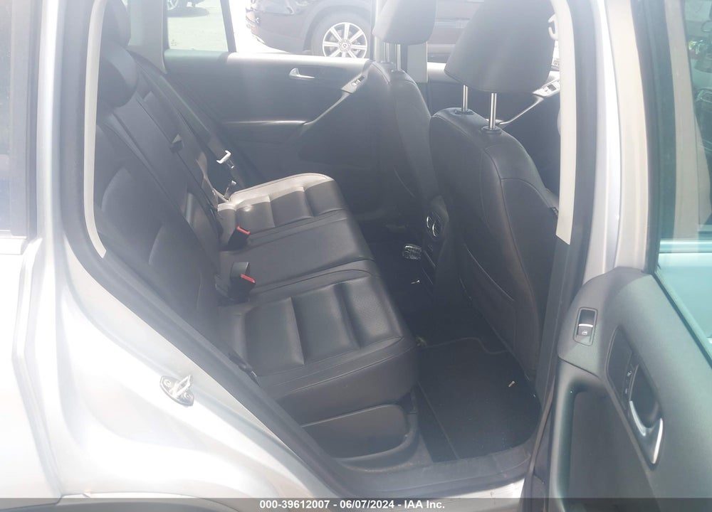 2015 VOLKSWAGEN TIGUAN SE VIN: WVGBV7AX7FW105795