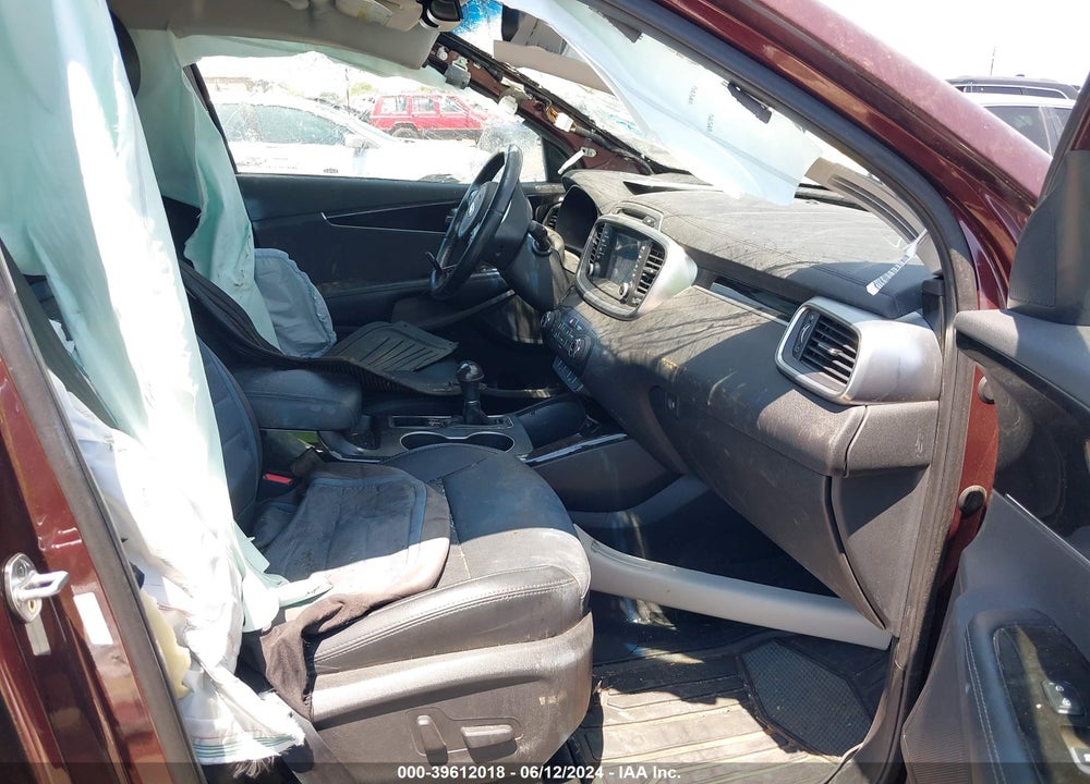 2018 KIA SORENTO 3.3L EX VIN: 5XYPHDA58JG395209