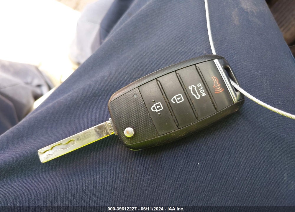 2018 KIA RIO EX VIN: 3KPA35AB2JE057608