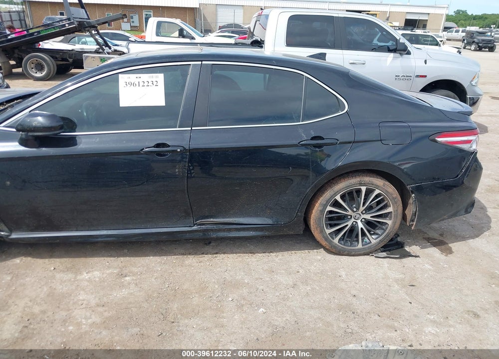 2019 TOYOTA CAMRY SE VIN: 4T1B11HK2KU800629