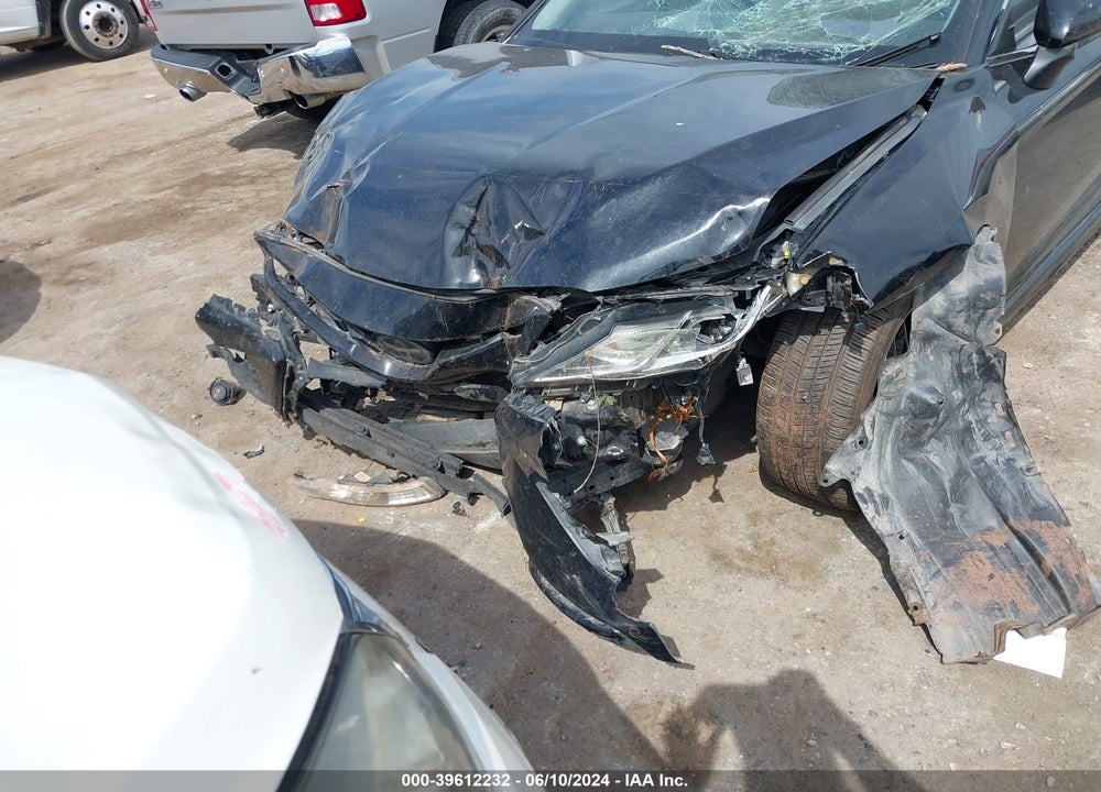 2019 TOYOTA CAMRY SE VIN: 4T1B11HK2KU800629