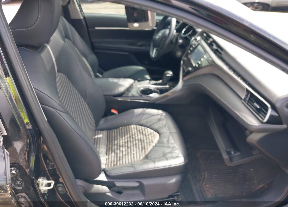 2019 TOYOTA CAMRY SE VIN: 4T1B11HK2KU800629