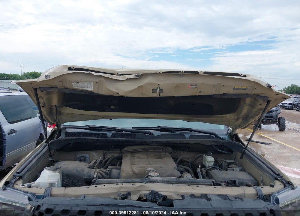 2019 TOYOTA TUNDRA SR5 5.7L V8 VIN: 5TFDW5F17KX823323